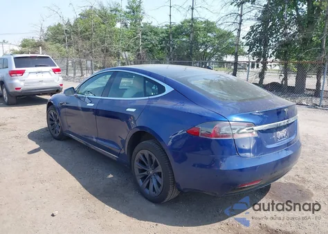 2020 Tesla Model S z USA, uszkodzony, nr VIN 5YJSA1E28LF379857